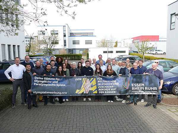 Gruppenfoto mit Mitarbeitenden der RGE