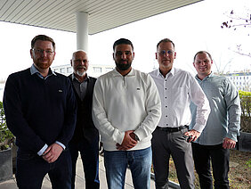 Gruppenbild mit Ali Omeirat